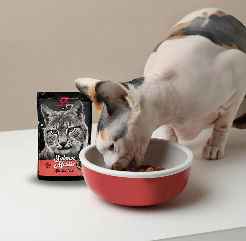 Alpha Spirit Cat Pouch Mousse de Salmón "Esterilizados" 85g